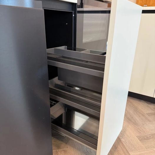 Кухня «NOIR WOOD»