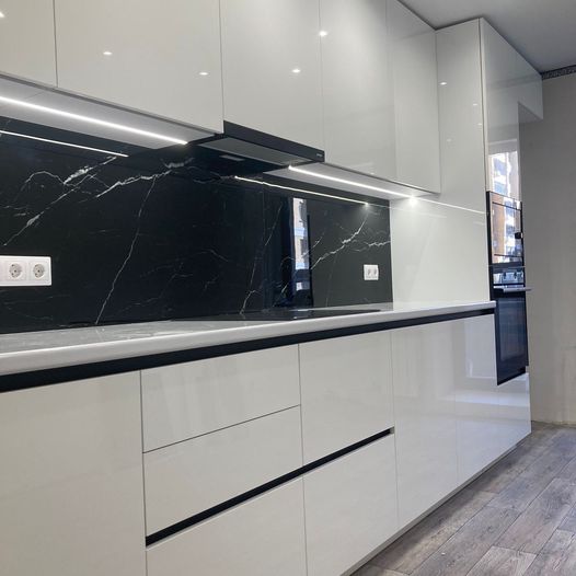 <p>Черно-белый островок кулинарии</p>