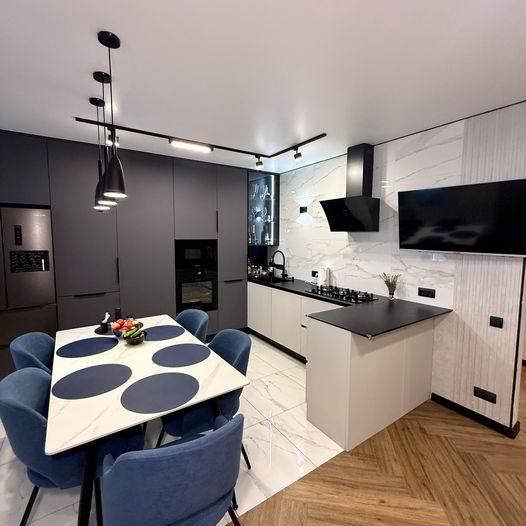 Кухня п-образная в графитовом цвете